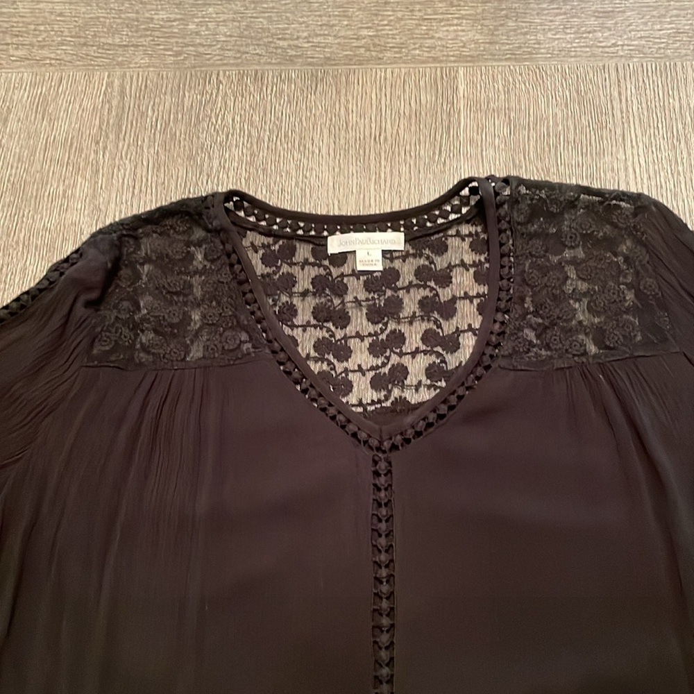 Women’s top - Picture 3 of 9